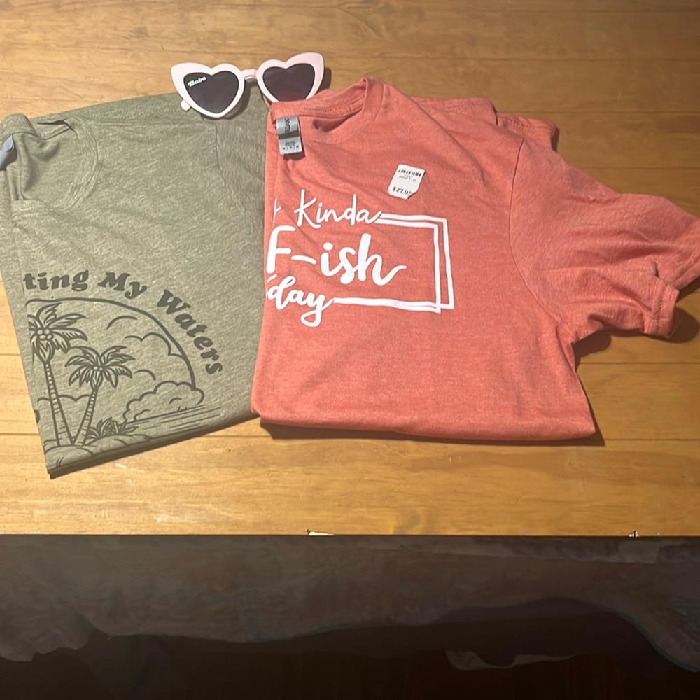 Novelty tee’s